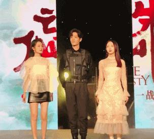 肖战李沁孟美岐同台